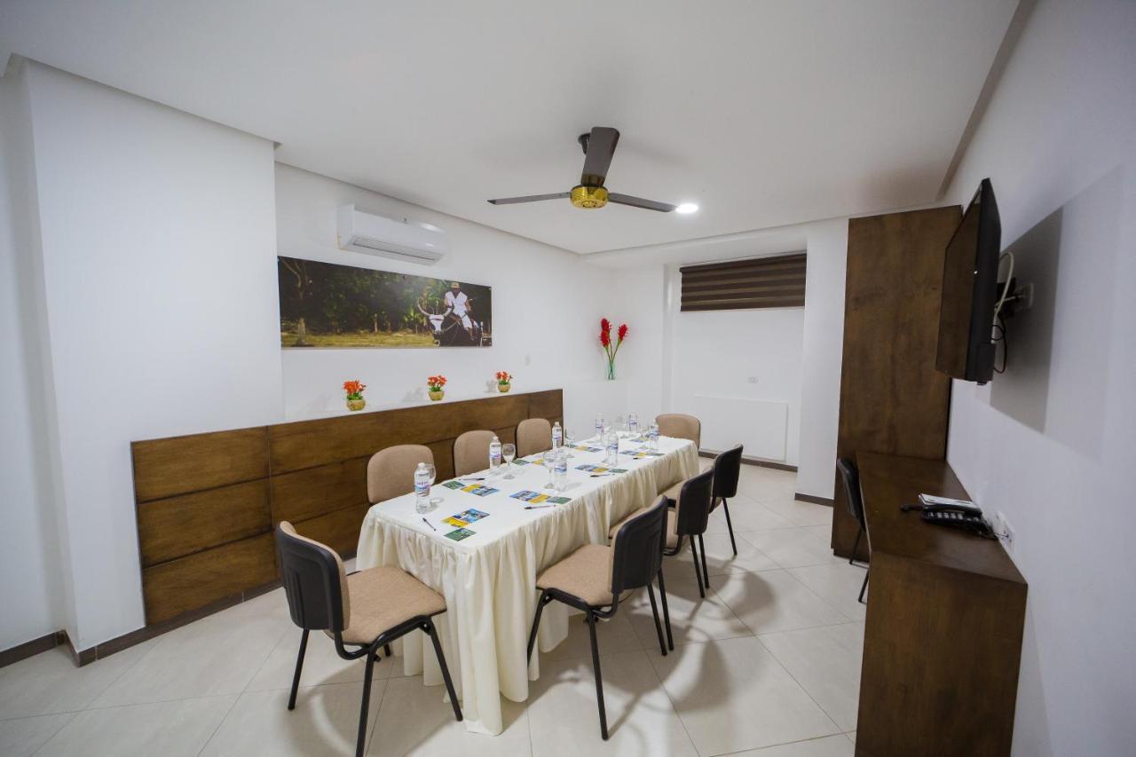 Hotel Ribera Sinu Monteria Exterior photo
